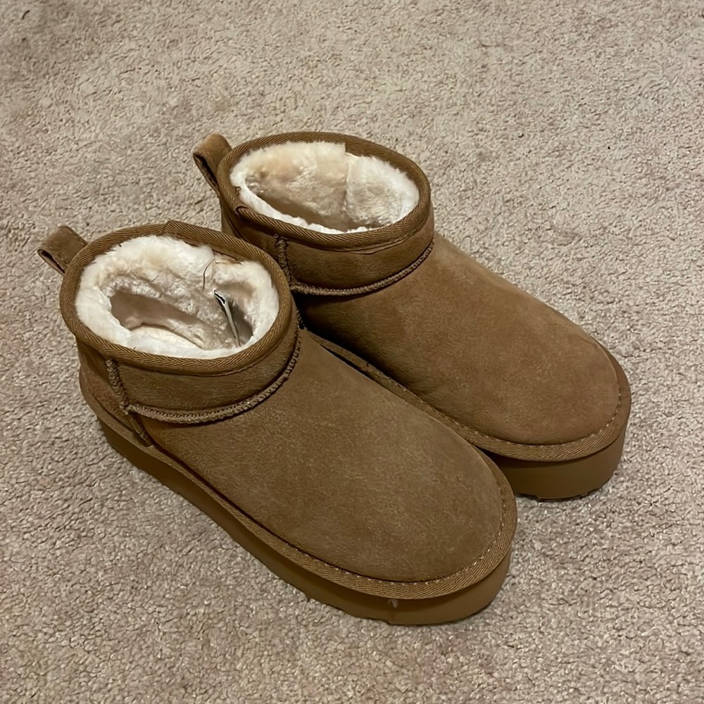 Cushionaire Platform mini boot size 6